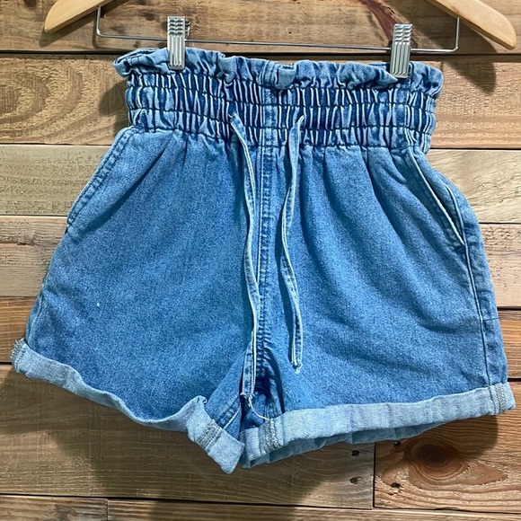 Forever 21 Pants - Jean shorts forever 21